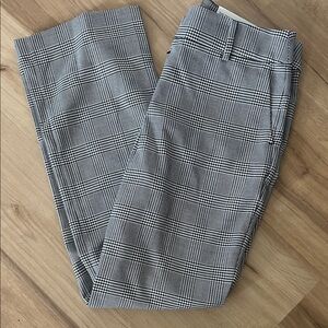 Ann Taylor trouser Plaid Dress Pants size 8.  nwt